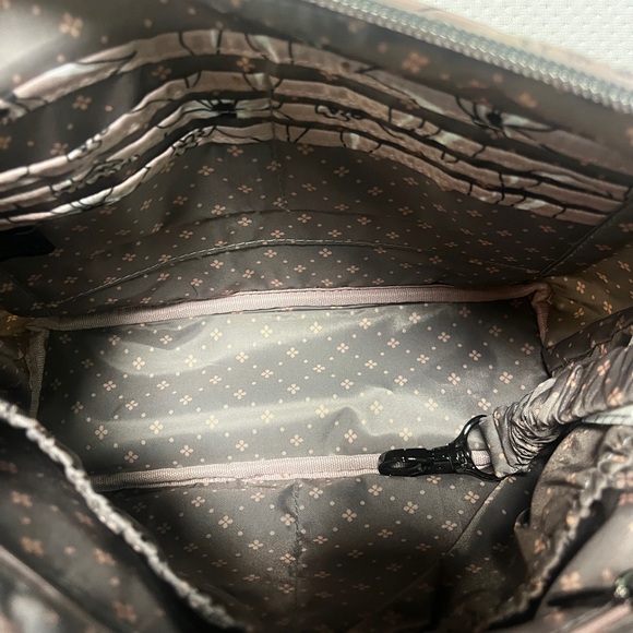 Lug Bag - Petunia Pink Flare Crossbody Bag - Picture 8 of 11